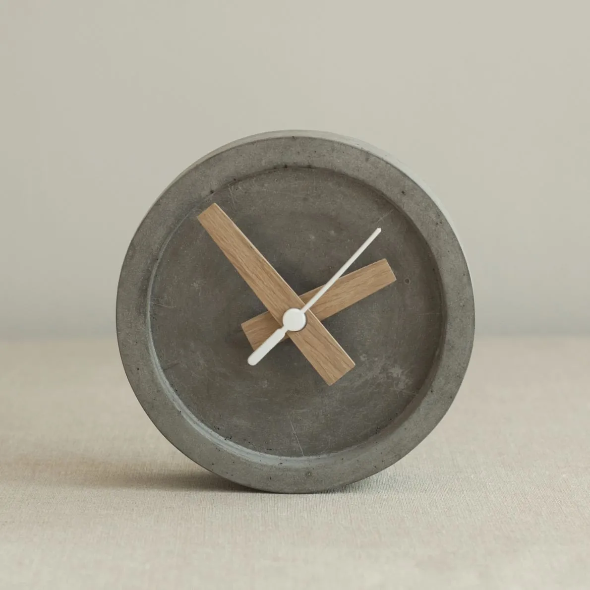 Concrete Table Clock