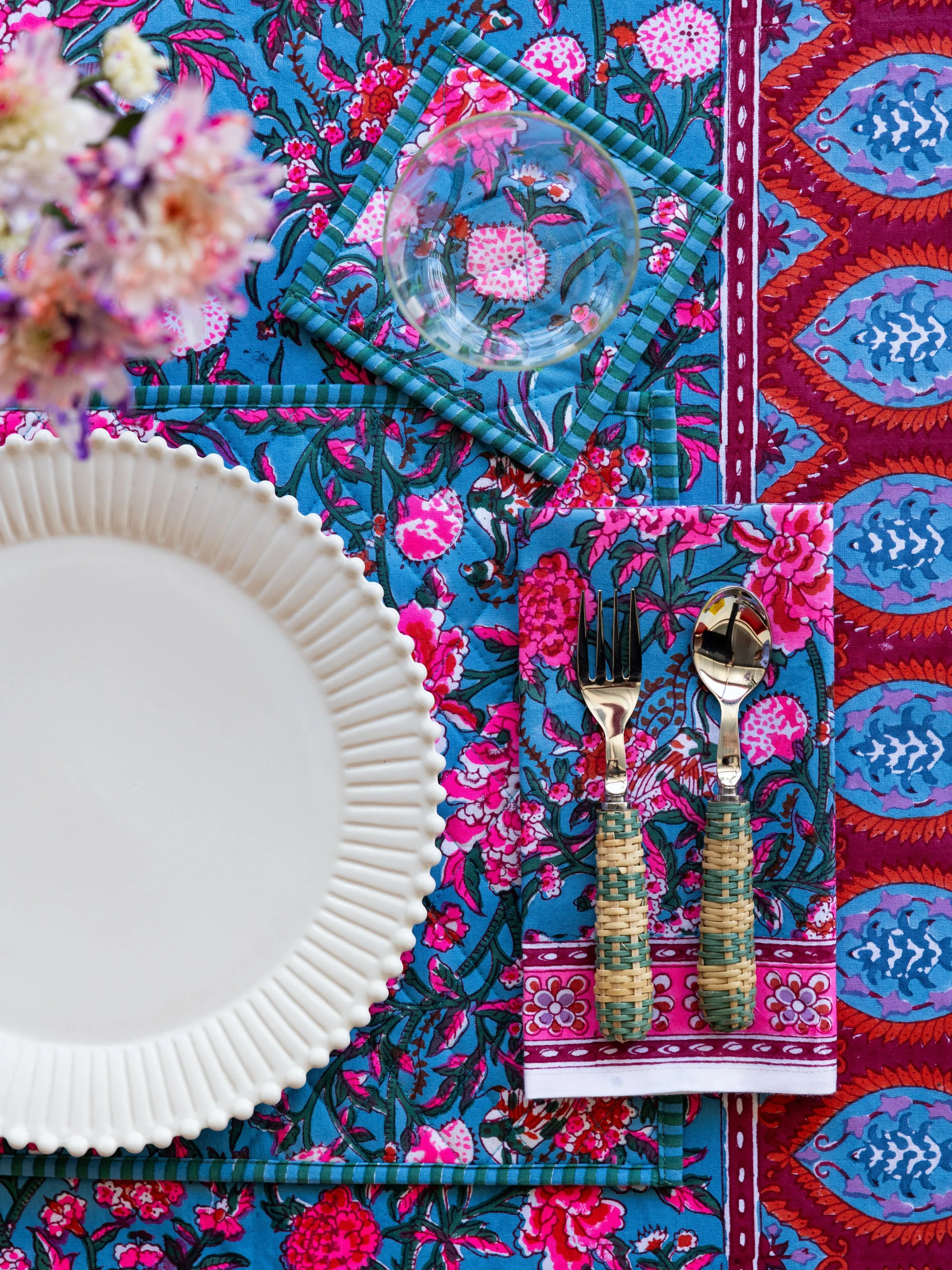 Daphne Table Runner