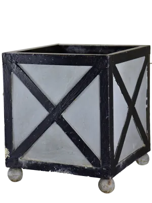 French pot stand - black and silver zinc