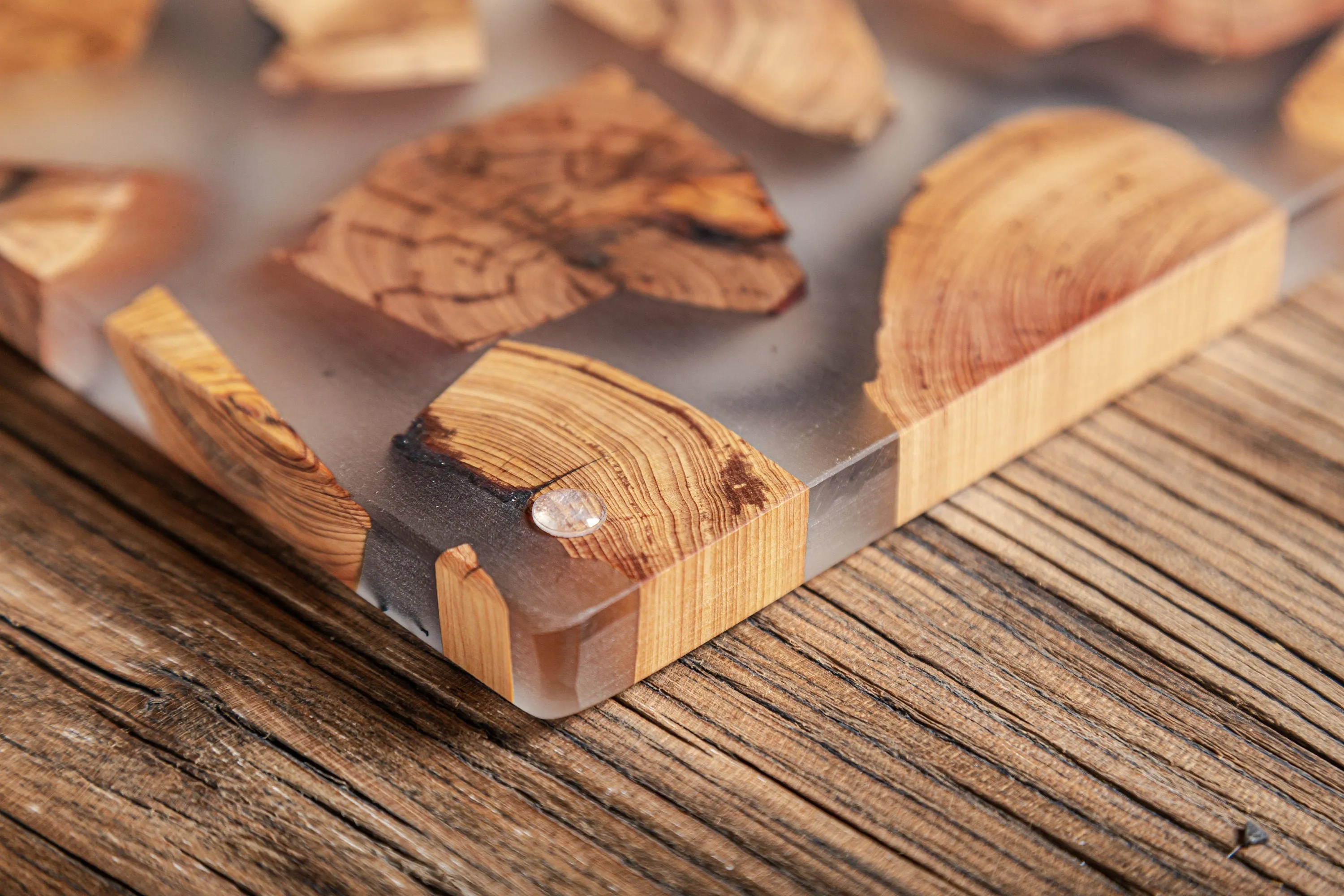 Gohobi Square Wooden Resin Placemat (24cm)