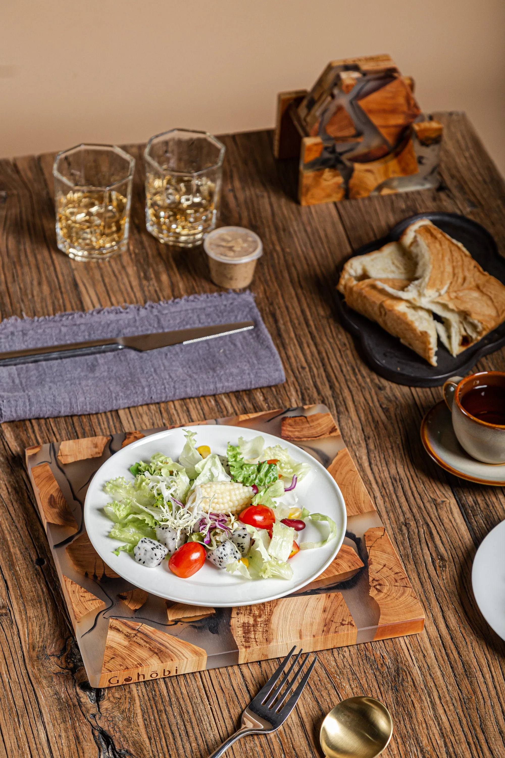Gohobi Square Wooden Resin Placemat (24cm)