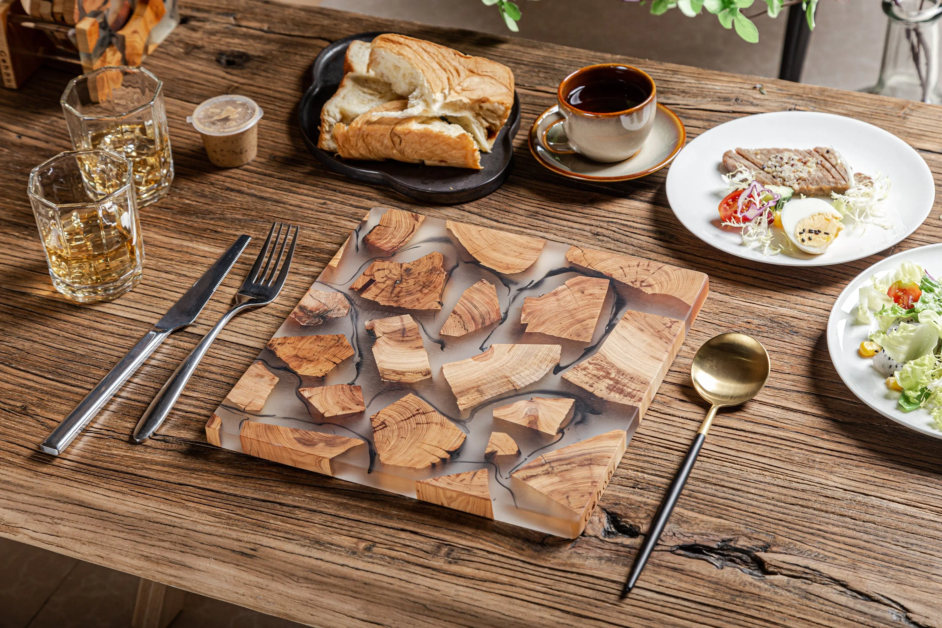 Gohobi Square Wooden Resin Placemat (24cm)