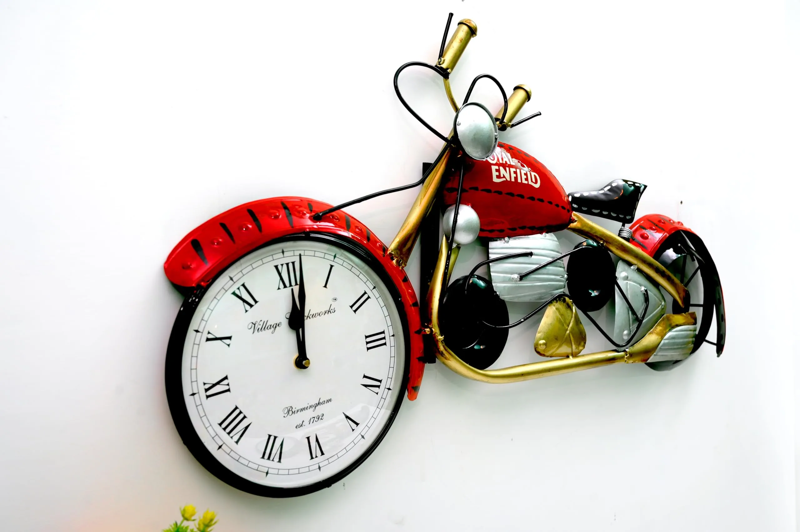 OBRA MIA Metal Wall Bullet Bike with Clock - Metal Bullet Bike with Clock showpiece/Bike for Home Decor (Red)