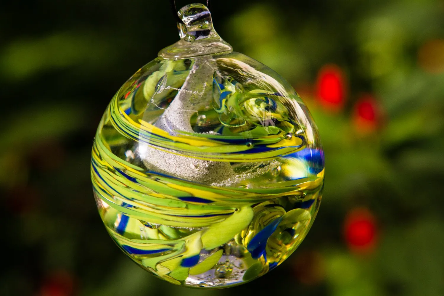 Seasons Confetti Orb with Cremation Ash